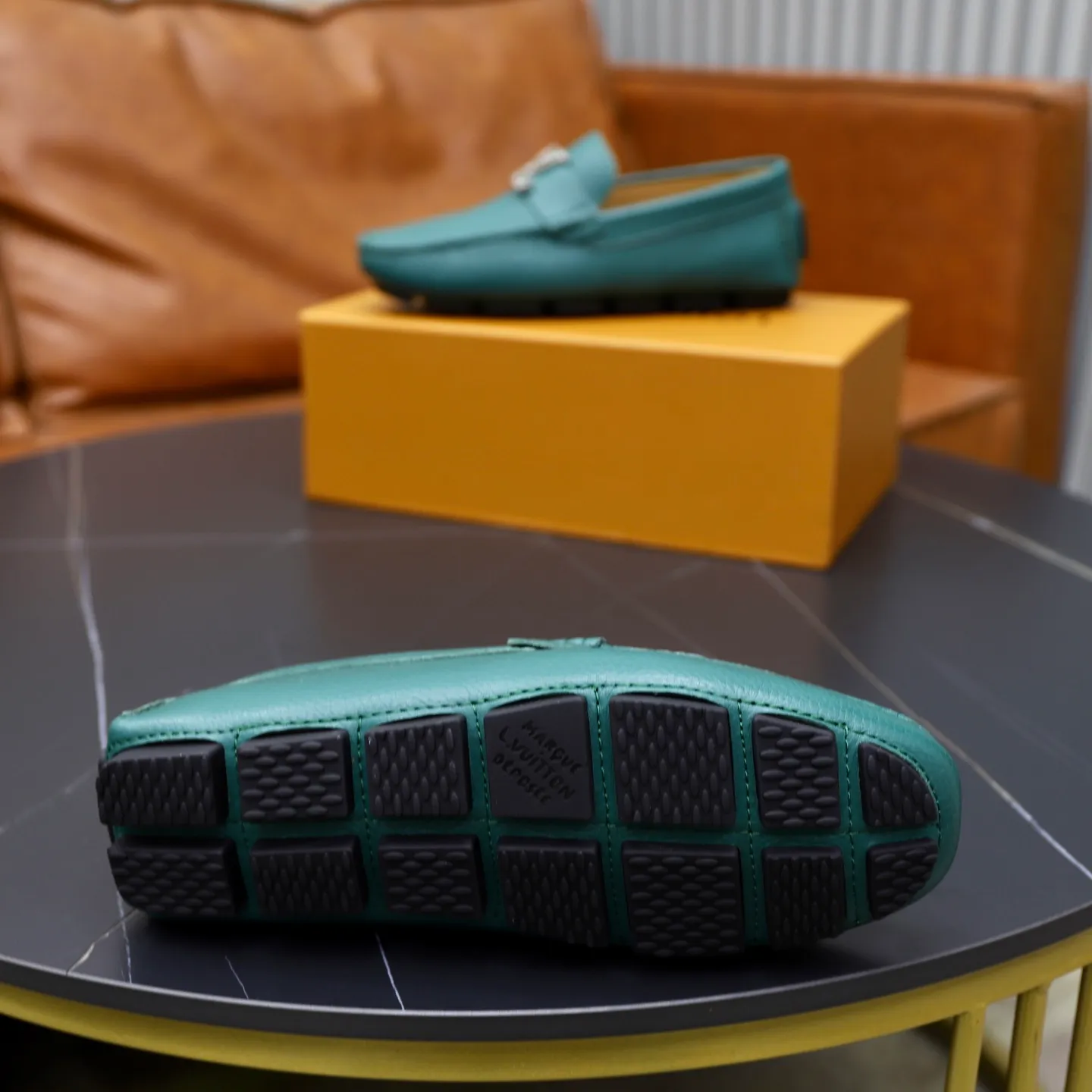 Ex-factory price: 480💰【LV】Louis Vuitton ⚠️High-end men’s driving and pedal series ⚠️38-44 (customized for 45) ⚠️All original cowhide leather! Thick and soft! Made entirely of calfskin lining! Rubber sheet anti-slip beanie sole! Three-dimensional package technology! Fashionable and classic! Handicrafts! Original high quality! Feel free to compare!